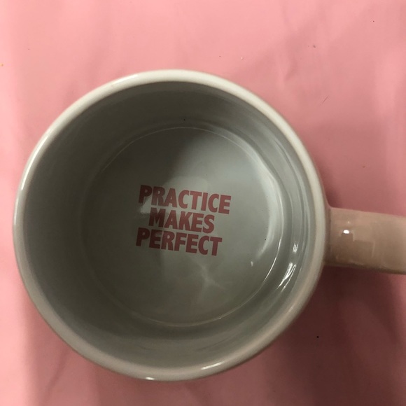 It ain’t easy being Queen Cup - Picture 4 of 5